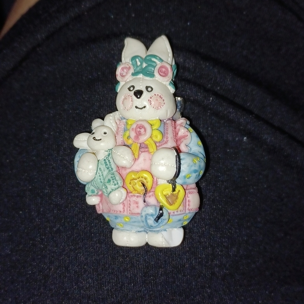 Easter Pin Resin Holiday Spring Bunnies Brooch Vintage Costume 
